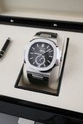 Charger l'image dans la visionneuse de galerie, Patek Philippe Nautilus Annual Calendar 5726A-001 - Detailansicht 1

