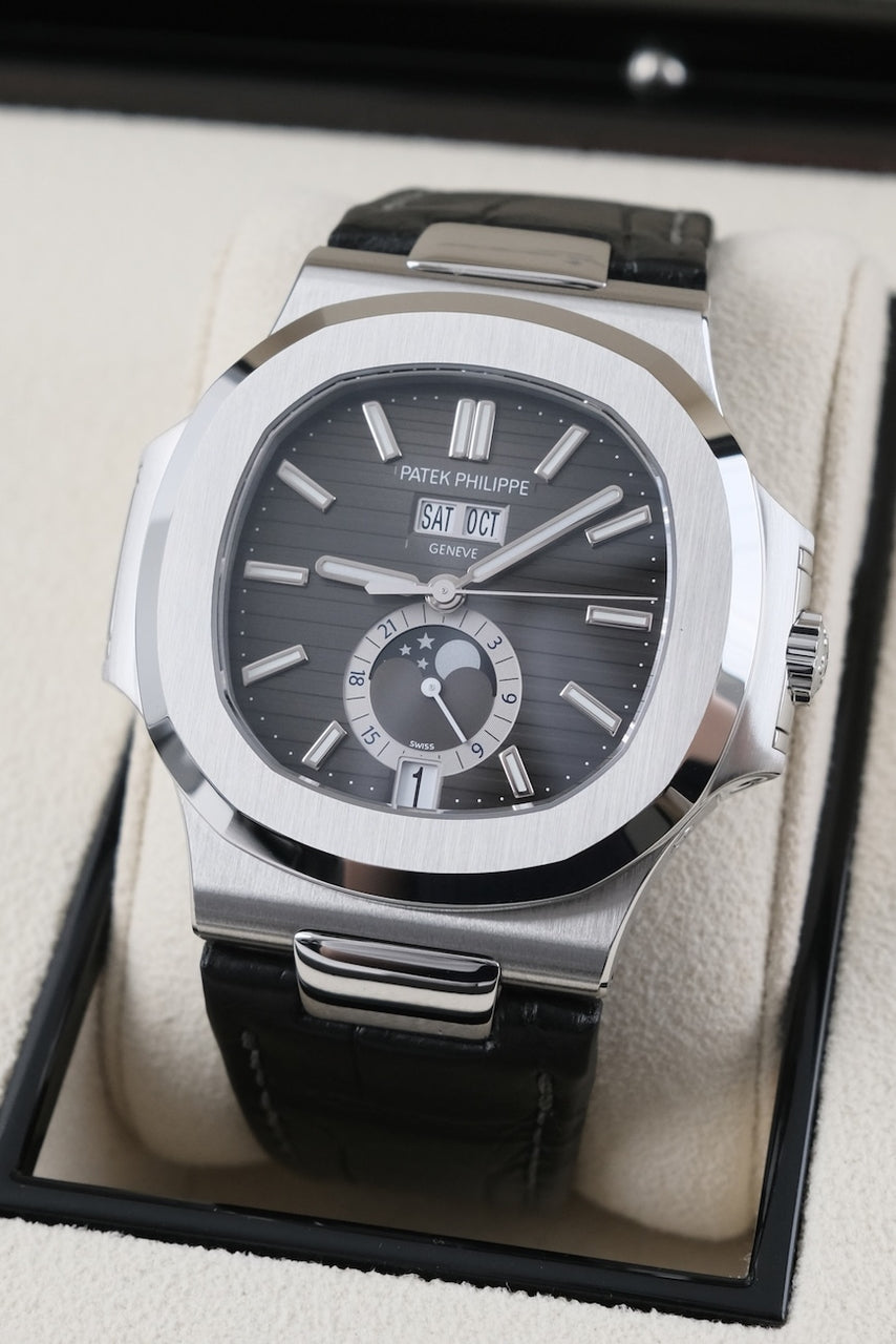 Patek Philippe Nautilus Annual Calendar 5726A-001 - Detailansicht 3