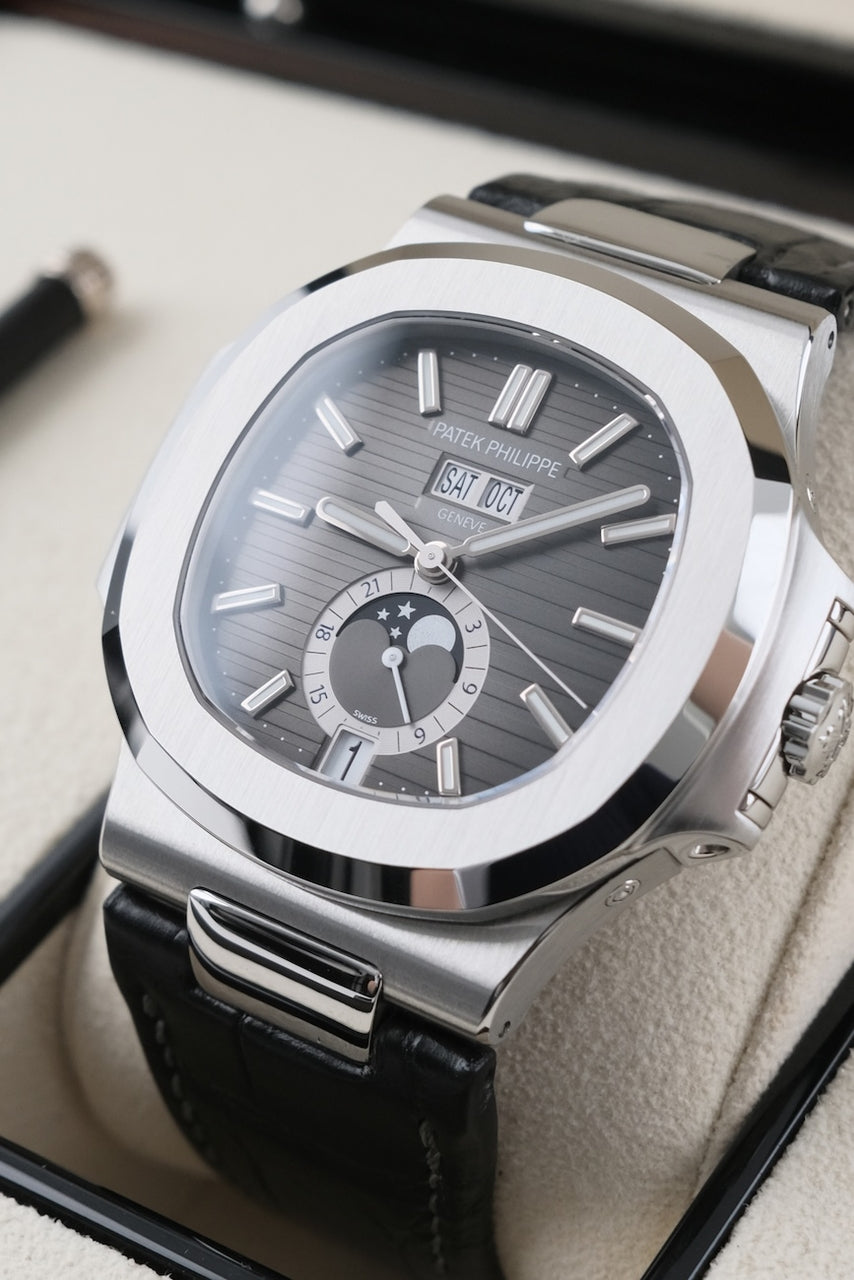Patek Philippe Nautilus Annual Calendar 5726A-001 - Detailansicht 4