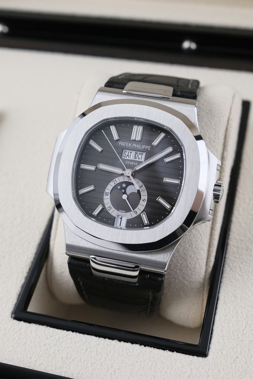 Patek Philippe Nautilus Annual Calendar 5726A-001 - Detailansicht 2