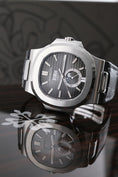 Carica l'immagine nel visualizzatore della galleria, Patek Philippe Nautilus Annual Calendar 5726A-001 - Thumbnail
