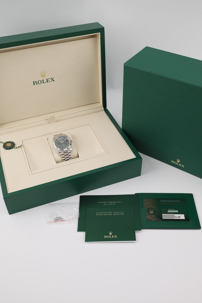 Rolex Day-Date 40 228236 - dokumenty i/lub zakres dostawy