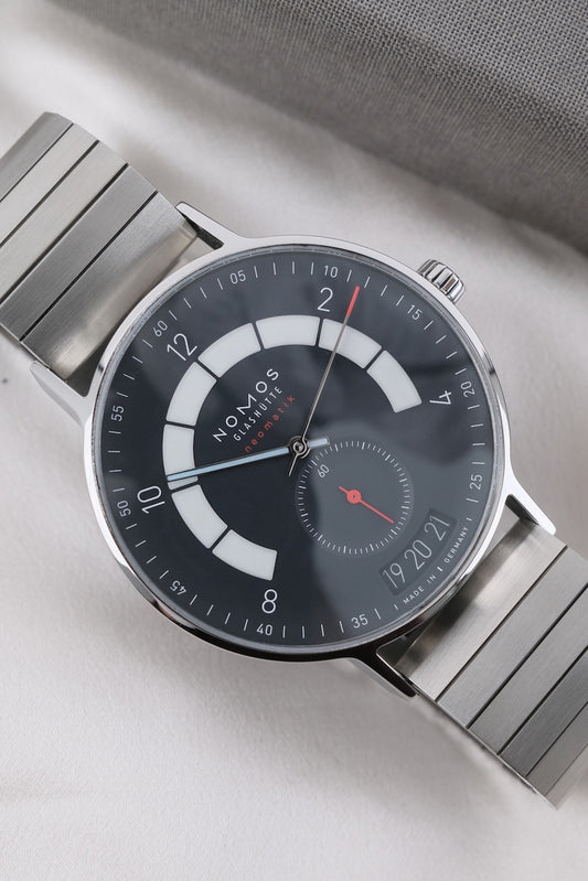 Nomos Autobahn 1302 - Thumbnail