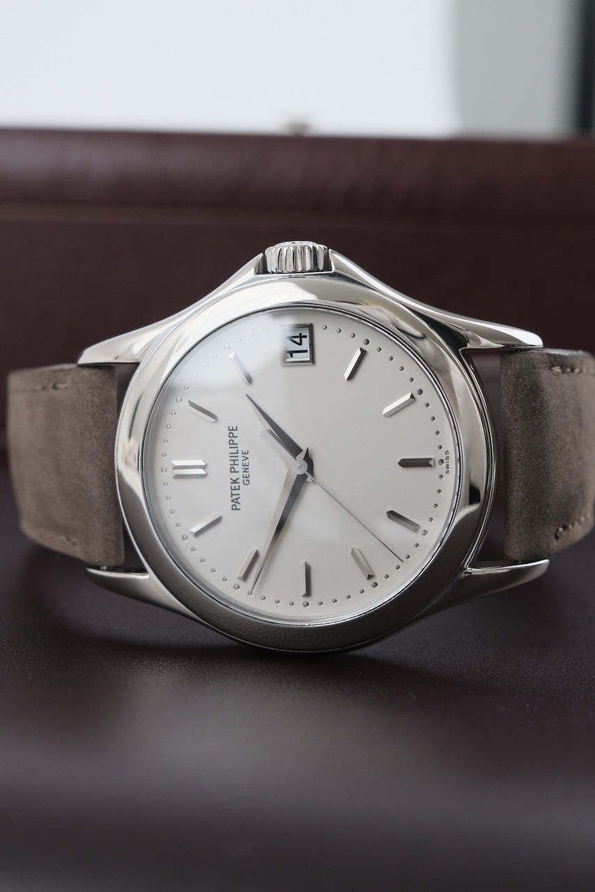 Patek Philippe Calatrava 5107G - Vue détaillée 4