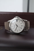 Charger l'image dans la visionneuse de galerie, Patek Philippe Calatrava 5107G - Vue détaillée 3
