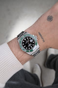 Carica l'immagine nel visualizzatore della galleria, Rolex Submariner Date 126610LV - vista dettagliata 11
