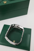 Carica l'immagine nel visualizzatore della galleria, Rolex Submariner Date 126610LV - vista dettagliata 6
