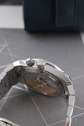 Bild in Galerie-Betrachter laden, Vacheron Constantin Overseas Dual Time 7920V/210A-B333 - Detailansicht 4
