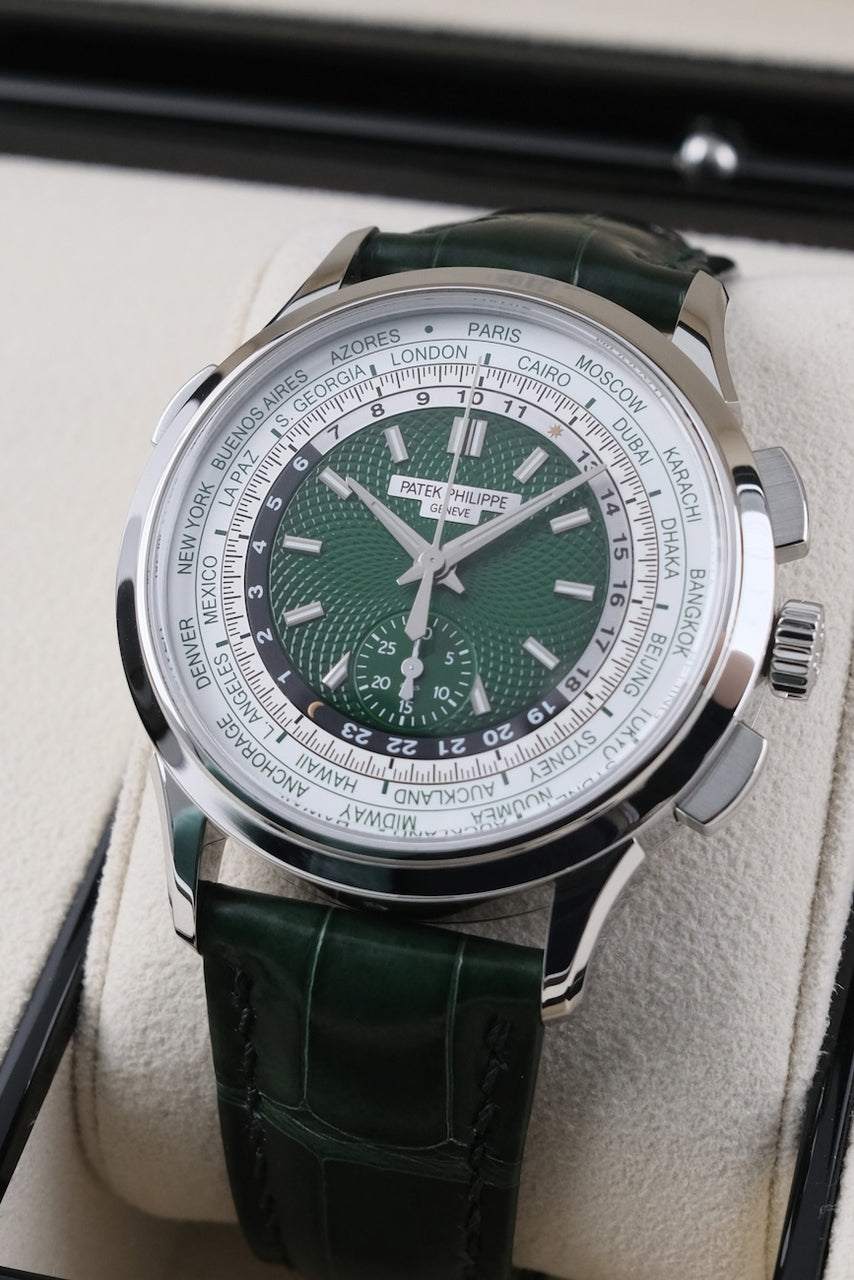 Patek Philippe World Time Chronograph 5930P-001 - Detailansicht 2