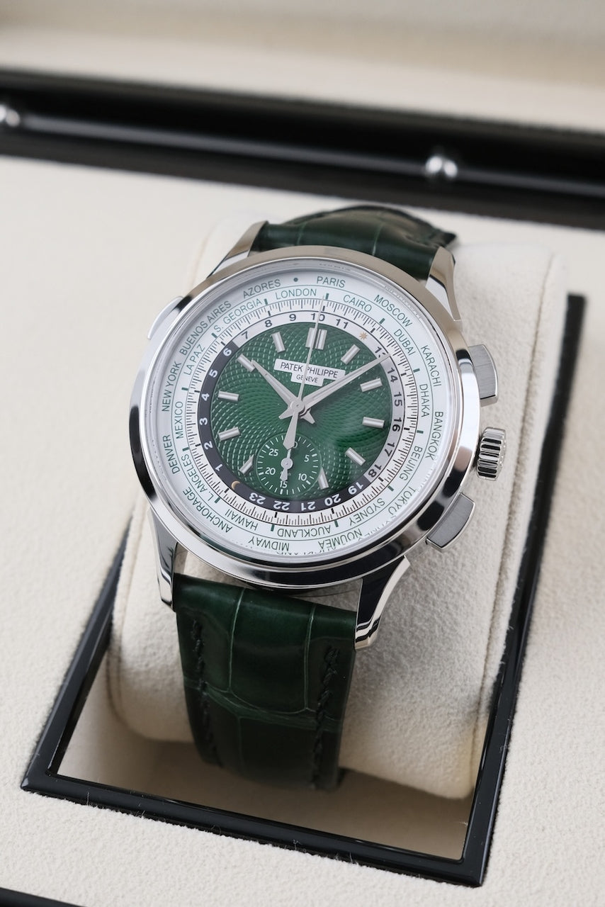 Patek Philippe World Time Chronograph 5930P-001 - Detailansicht 1