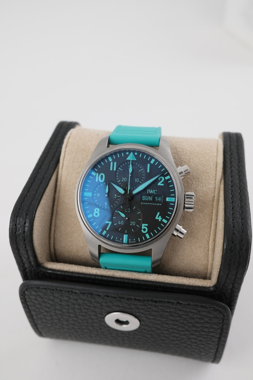 IWC Pilot Chronograph IW388108 - Detailed view 1