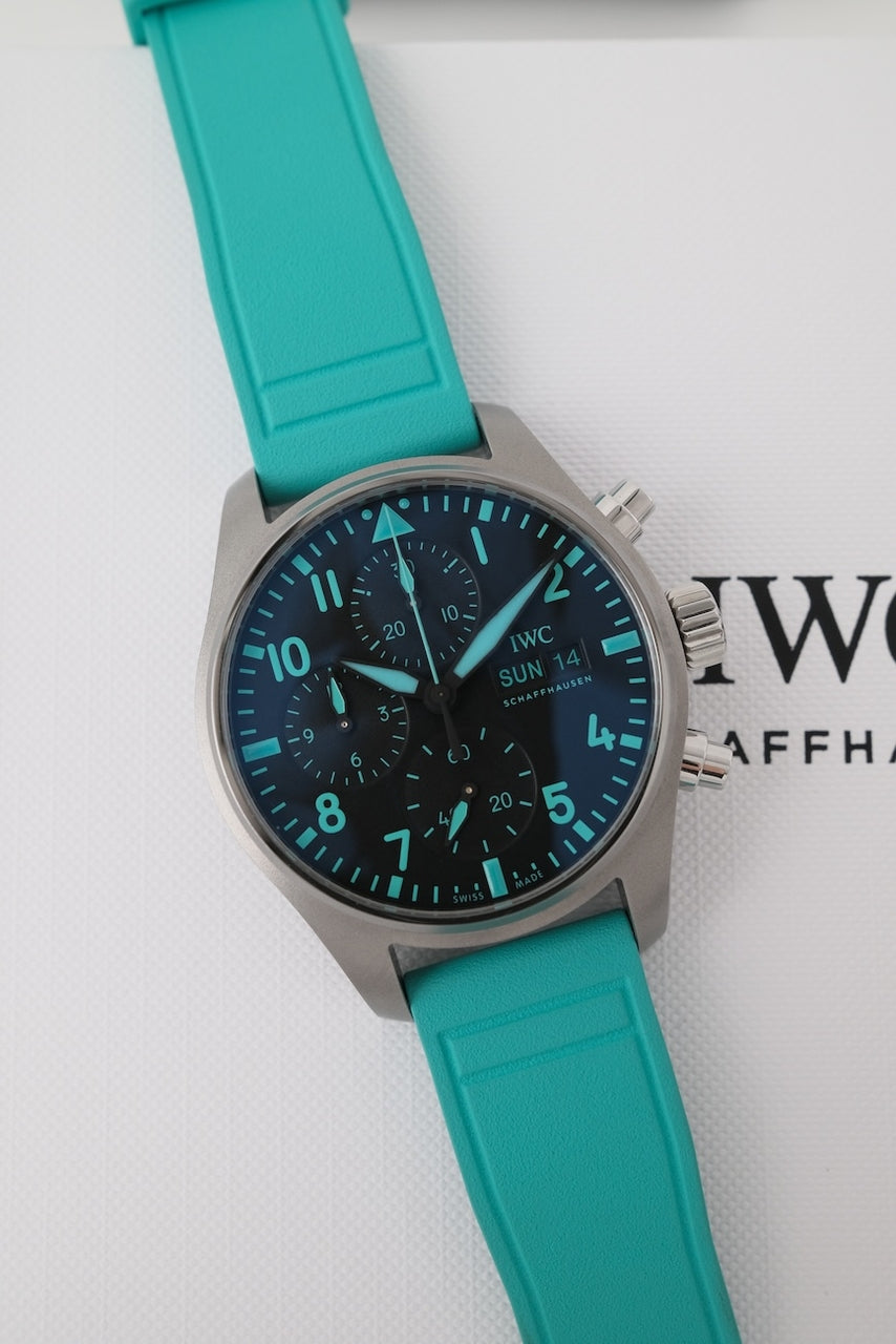 IWC Pilot Chronograph IW388108 - Detailed view 4
