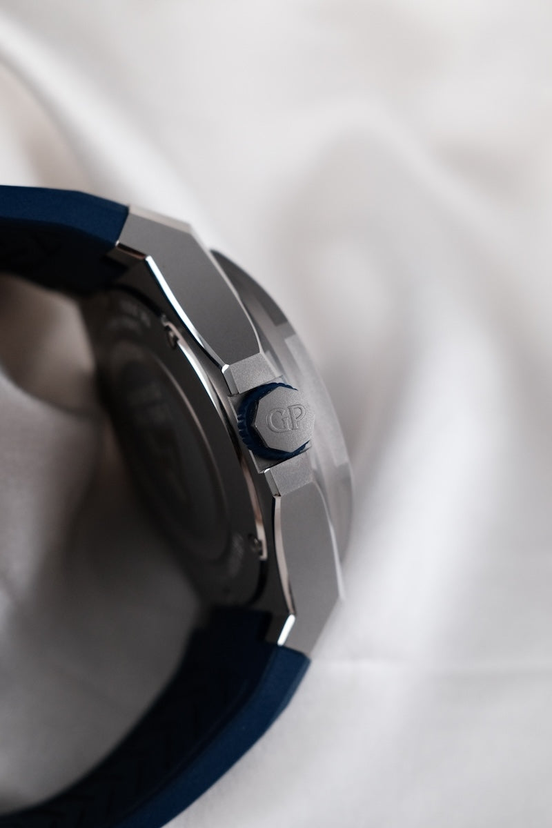 Girard Perregaux Laureato Absolute Ti 230 81070-21-002-FB6A - Detail view 7