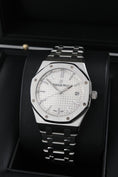 Załaduj obraz do przeglądarki galerii, Audemars Piguet Royal Oak 77350ST.OO.1261ST.01 - Detailansicht 1
