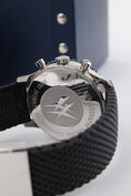 Bild in Galerie-Betrachter laden, Breitling Chronoliner Y2431012/BE10 - Detailansicht 6
