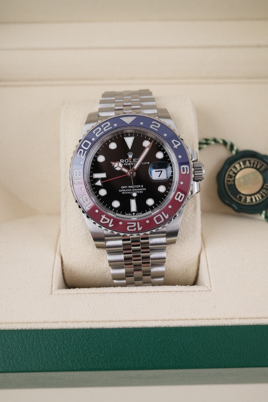 Rolex GMT-Master II 126710BLRO - Detailansicht 1