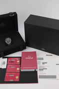 Load image into gallery viewer, Omega Speedmaster Professional Moonwatch 31030425001002 - Papiere und oder Lieferumfang
