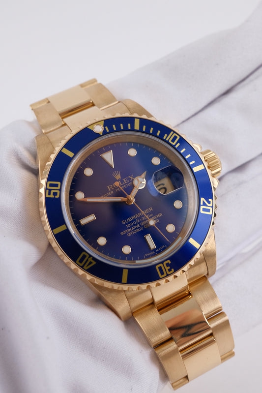 Rolex Submariner Date 16618 - Detail view 1