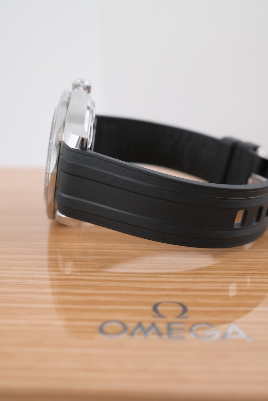 Omega Seamaster Diver 300M 21032422001001 - Detailansicht 9