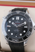 Load image into gallery viewer, Omega Seamaster Diver 300M 21032422001001 - Detailansicht 1
