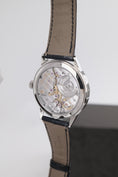 Bild in Galerie-Betrachter laden, Patek Philippe Perpetual Calendar 5236P-001 - Detailansicht 6
