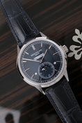 Bild in Galerie-Betrachter laden, Patek Philippe Perpetual Calendar 5236P-001 - Thumbnail
