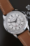 Bild in Galerie-Betrachter laden, Patek Philippe Calatrava 5212A-001 - Detailansicht 4
