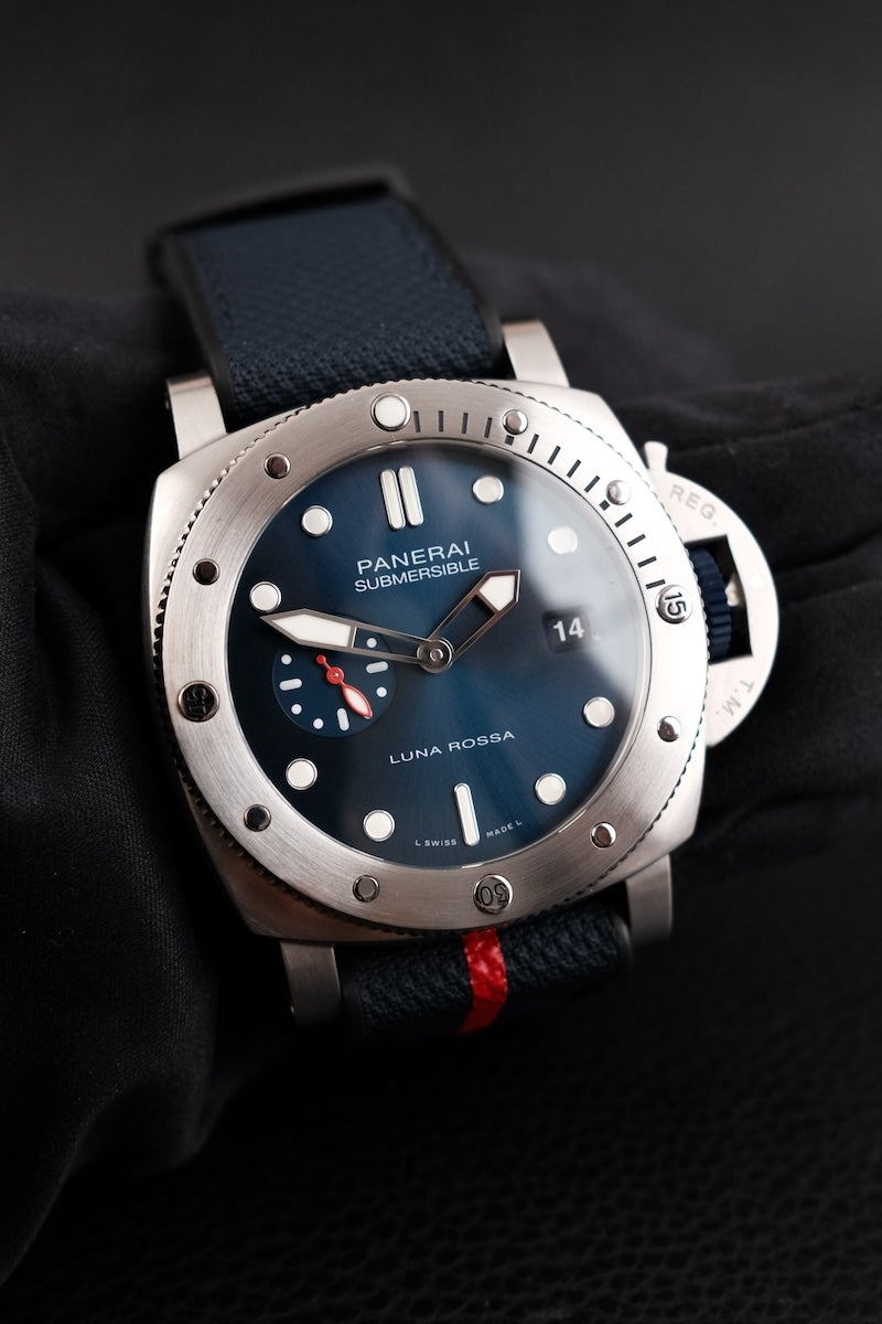 Panerai Submersible QuarantaQuattro Luna Rossa PAM01391 - Detailansicht 4