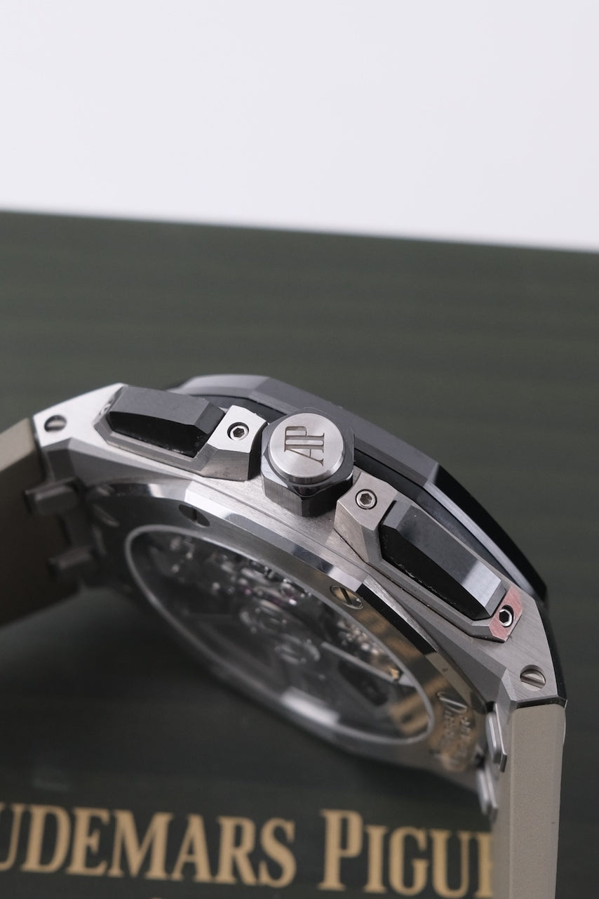Audemars Piguet Royal Oak Offshore Chronograph 26420SO - detailed view 5