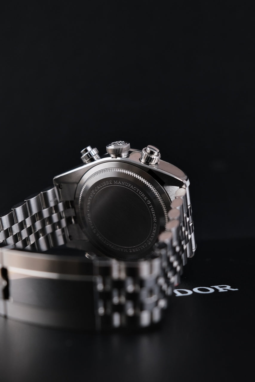 Tudor Black Bay Chronograph 79360N-0024 - Detail view 5