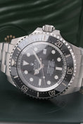 Załaduj obraz do przeglądarki galerii, Rolex Sea-Dweller Deepsea 116660 - Detailansicht 3
