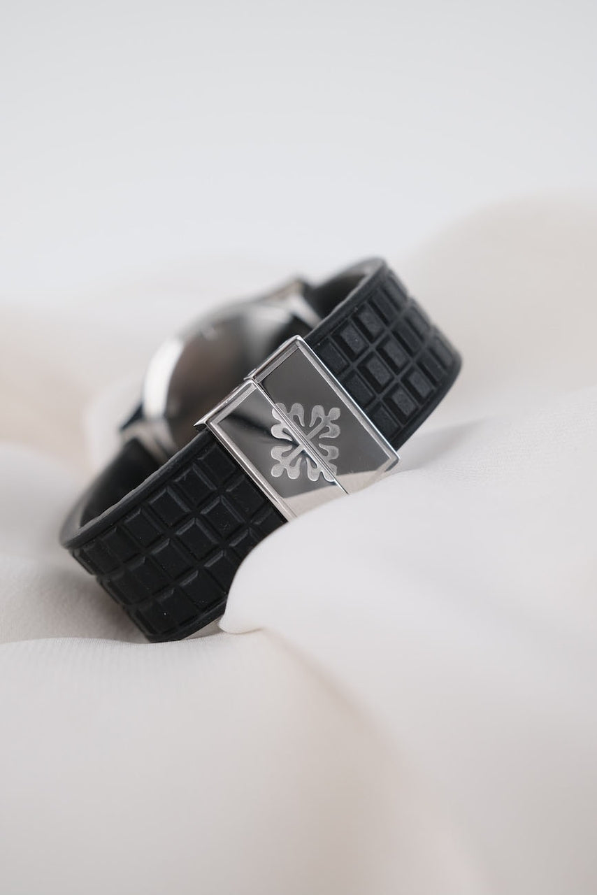 Patek Philippe Aquanaut 5064 - Detail view 7