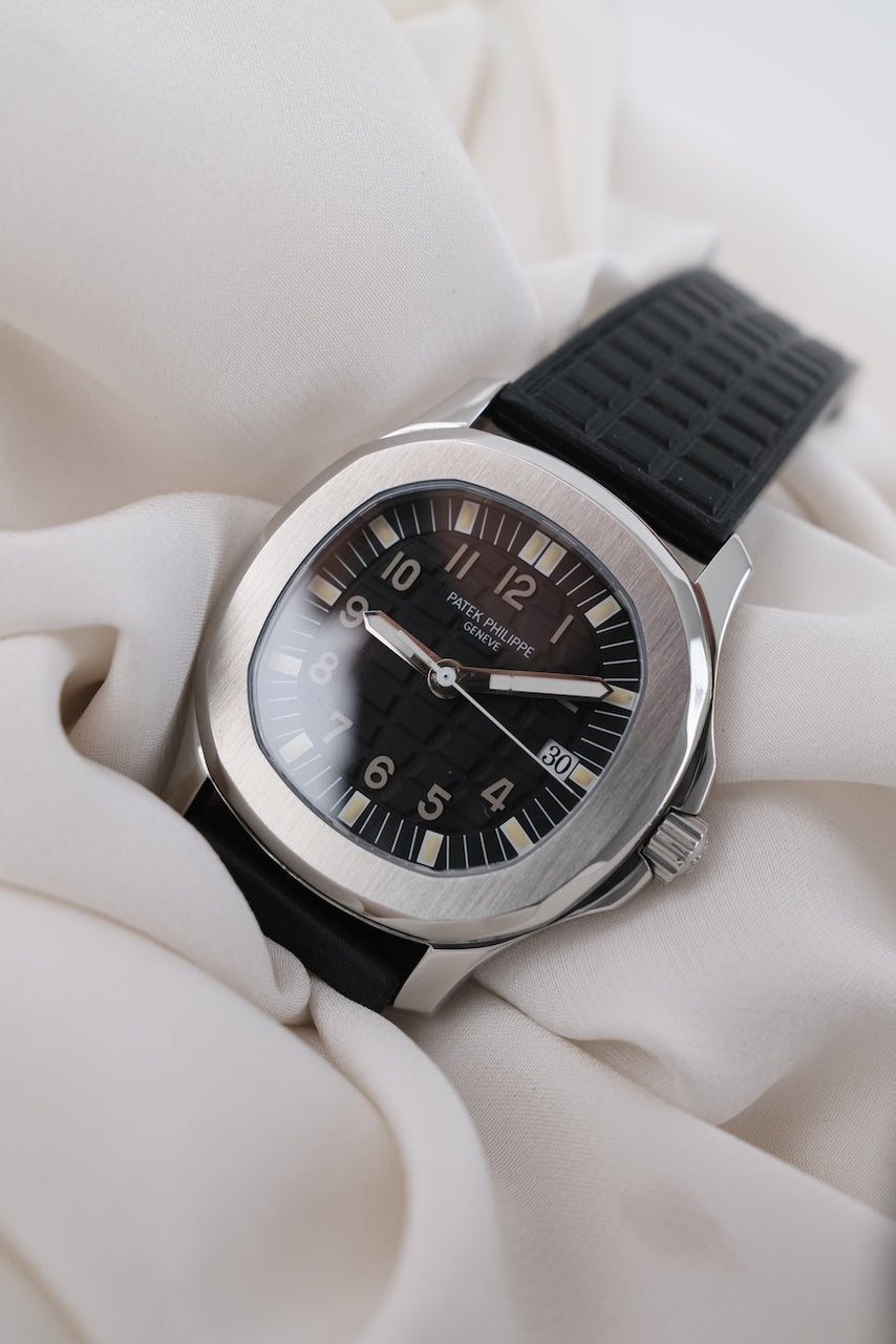 Patek Philippe Aquanaut 5064 - Detail view 8