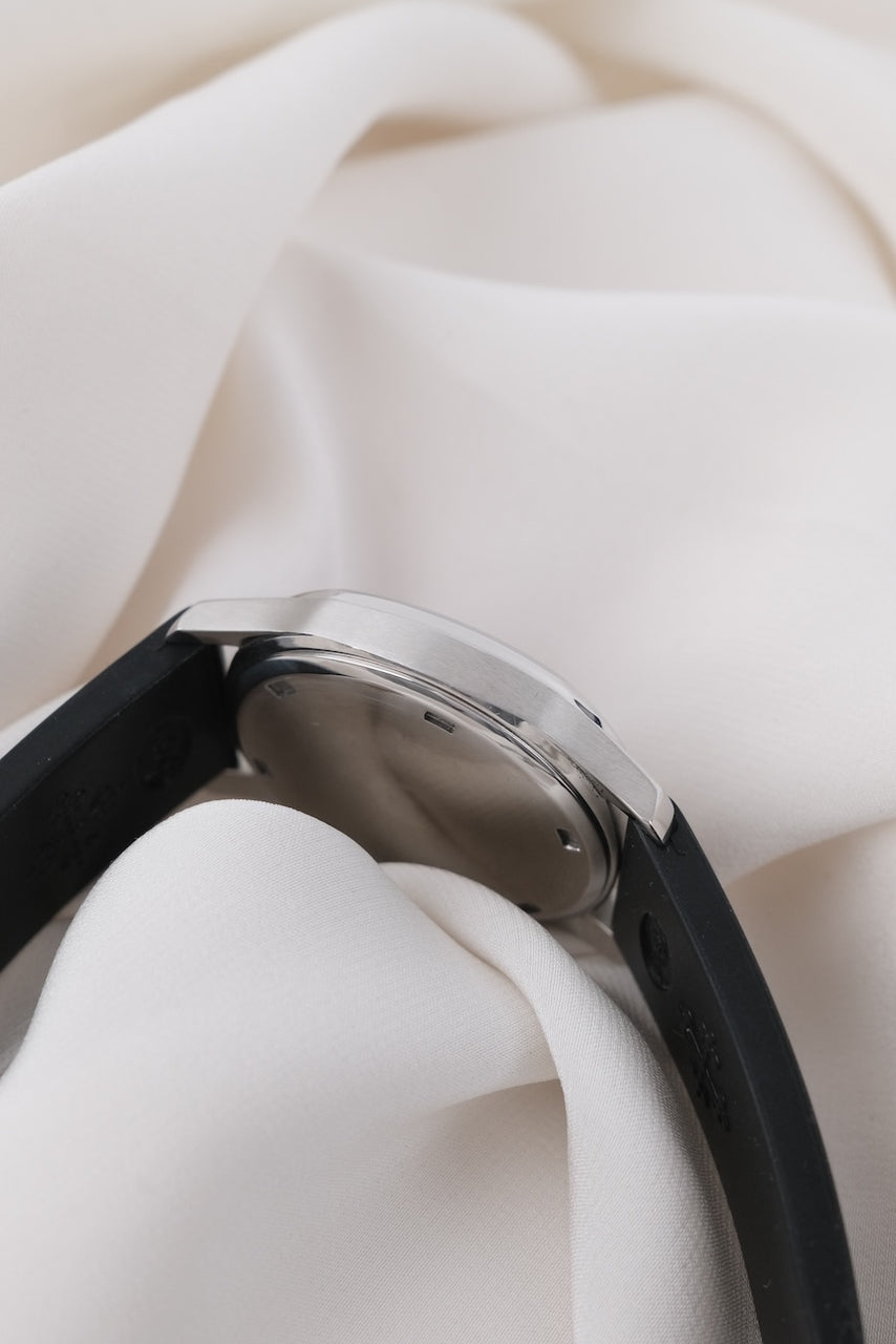 Patek Philippe Aquanaut 5064 - Detail view 5