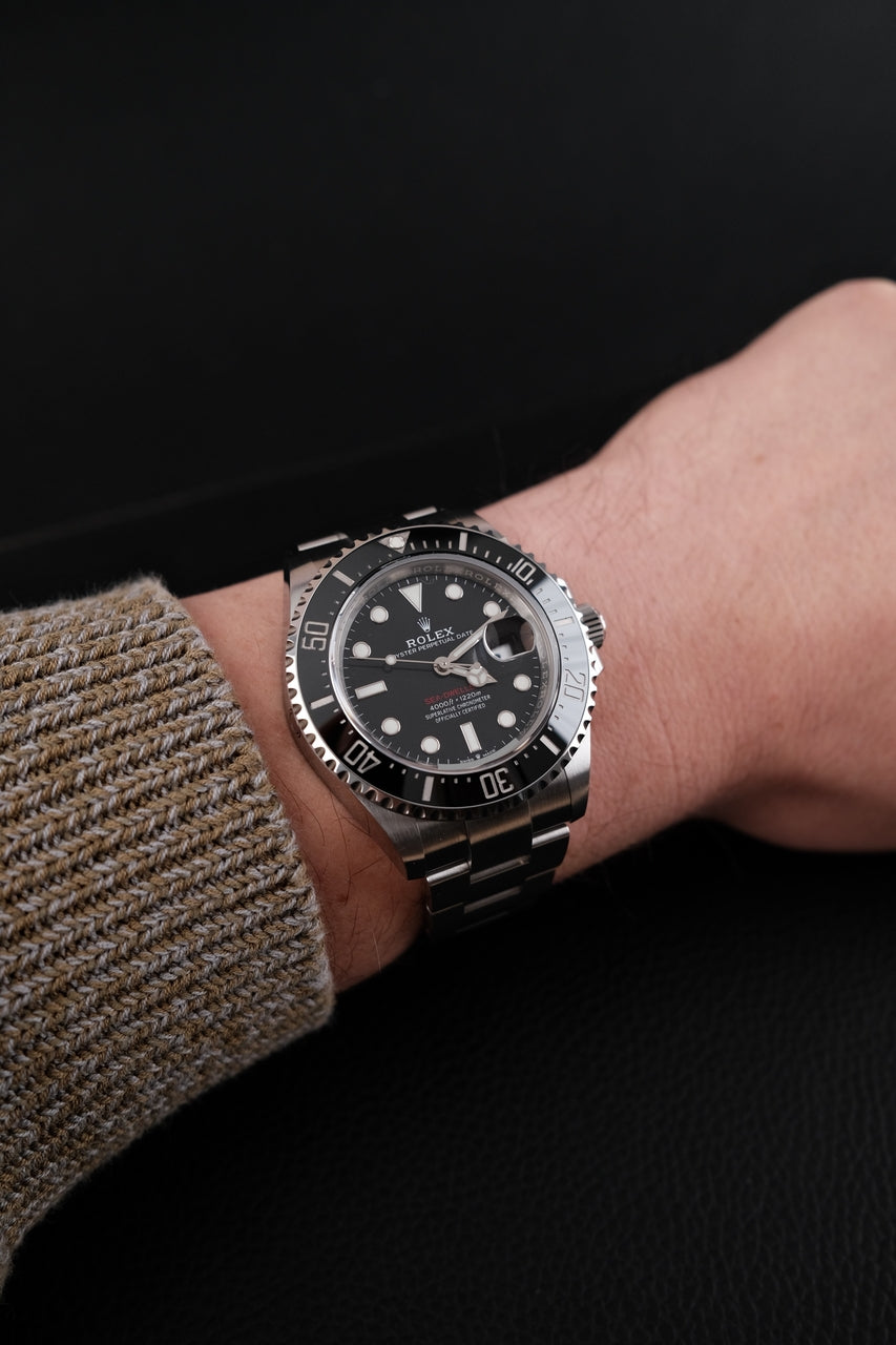 Rolex Sea-Dweller 126600 - Detail view 1