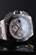 Bild in Galerie-Betrachter laden, Audemars Piguet Royal Oak Offshore Chronograph Titan 264001O.OO.A004CA.01 - Detailansicht 2
