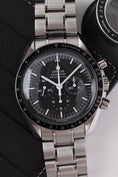 Załaduj obraz do przeglądarki galerii, Omega Speedmaster Professional Moonwatch 31130423001005 - Detailansicht 4
