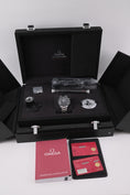 Załaduj obraz do przeglądarki galerii, Omega Speedmaster Professional Moonwatch 31130423001005 - Papiere und oder Lieferumfang
