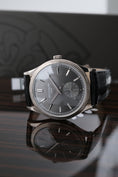 Bild in Galerie-Betrachter laden, Patek Philippe Calatrava 6119G-001 - Detailansicht 4
