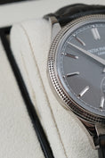 Charger l'image dans la visionneuse de galerie, Patek Philippe Calatrava 6119G-001 - Detailansicht 4
