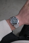 Load image into gallery viewer, Rolex Datejust 41 126300 - detailed view 10
