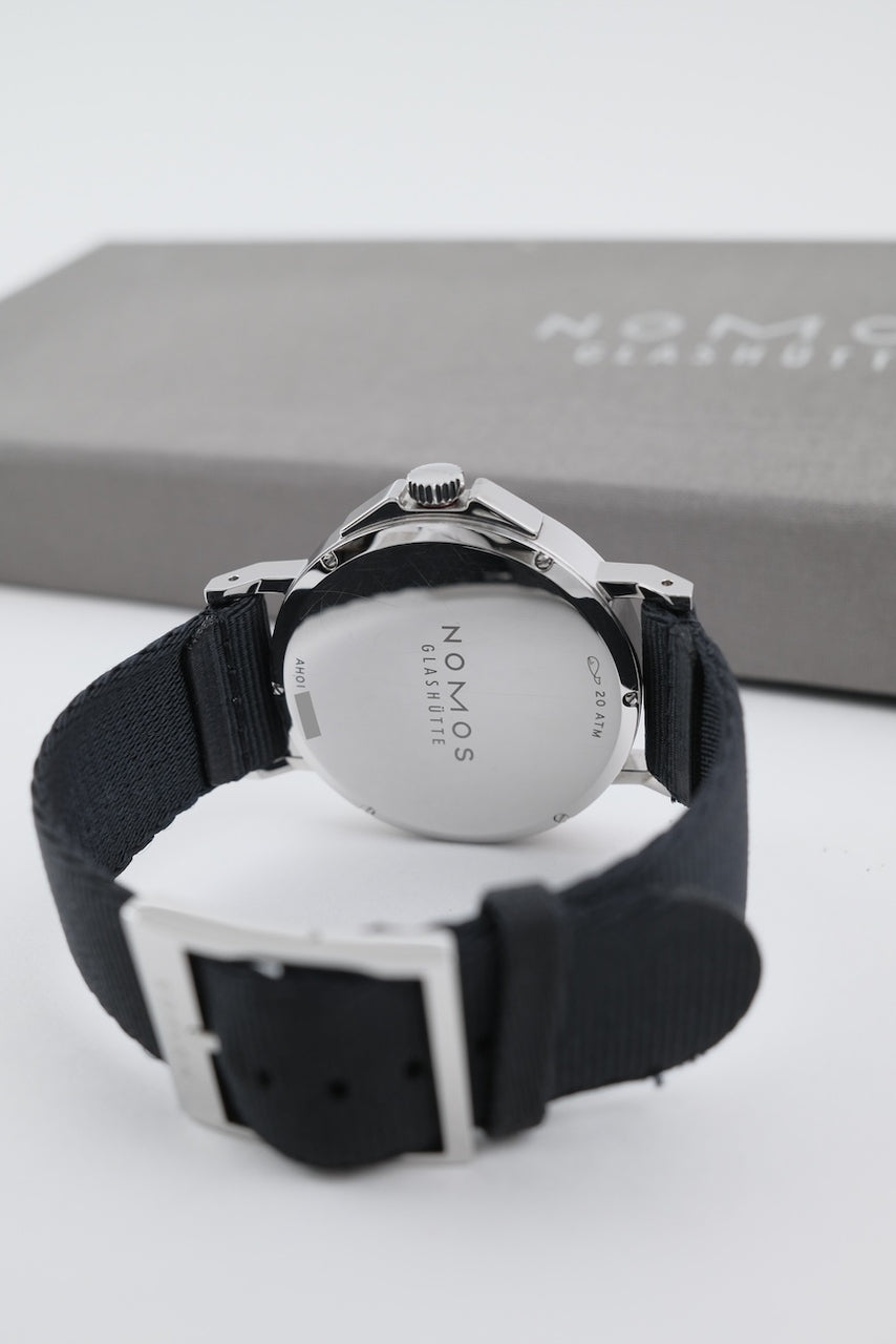 Nomos Ahoi Neomatik 38 Sky 516 - vue détaillée 8