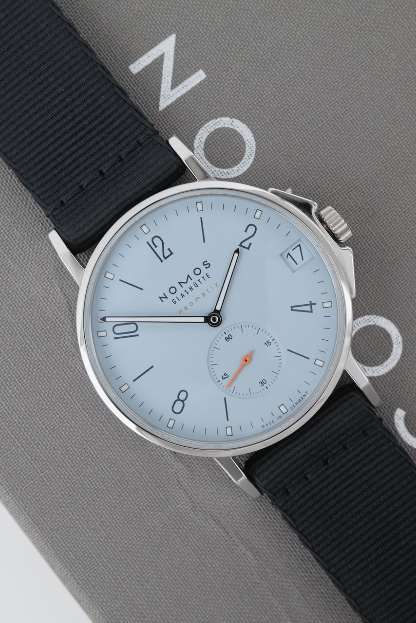Nomos Ahoi Neomatik 38 Sky 516 - Vue détaillée 1