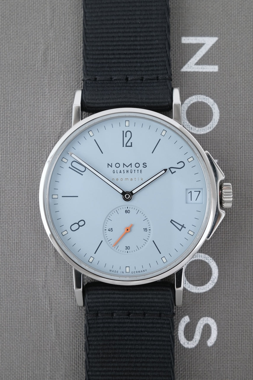 Nomos Ahoi Neomatik 38 Sky 516 - Vue détaillée 2