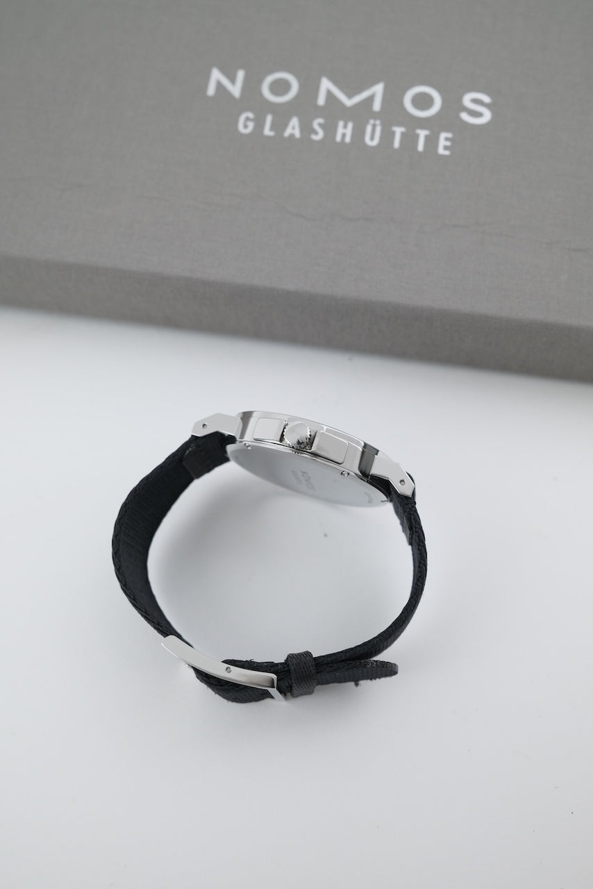 Nomos Ahoi Neomatik 38 Sky 516 - vue détaillée 6