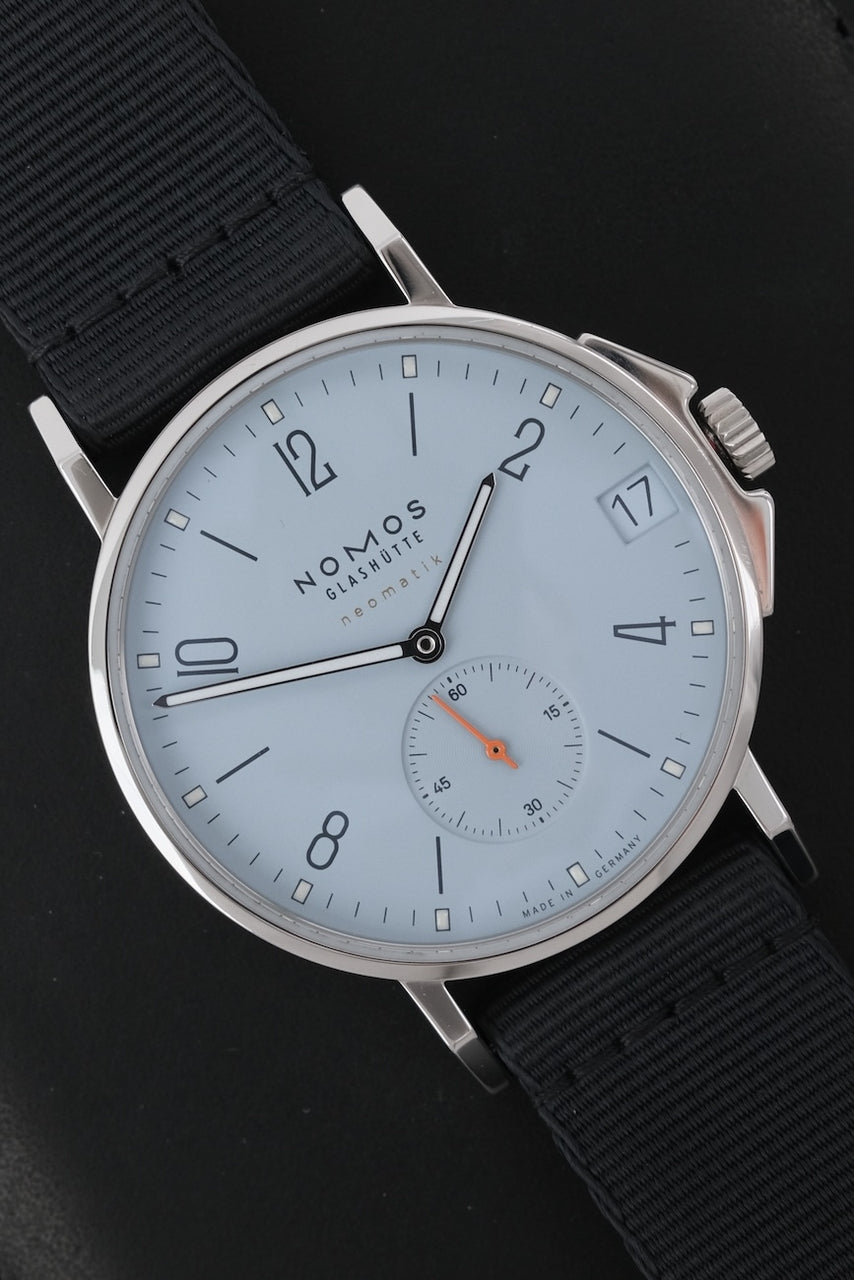 Nomos Ahoi Neomatik 38 Sky 516 - vue détaillée 3