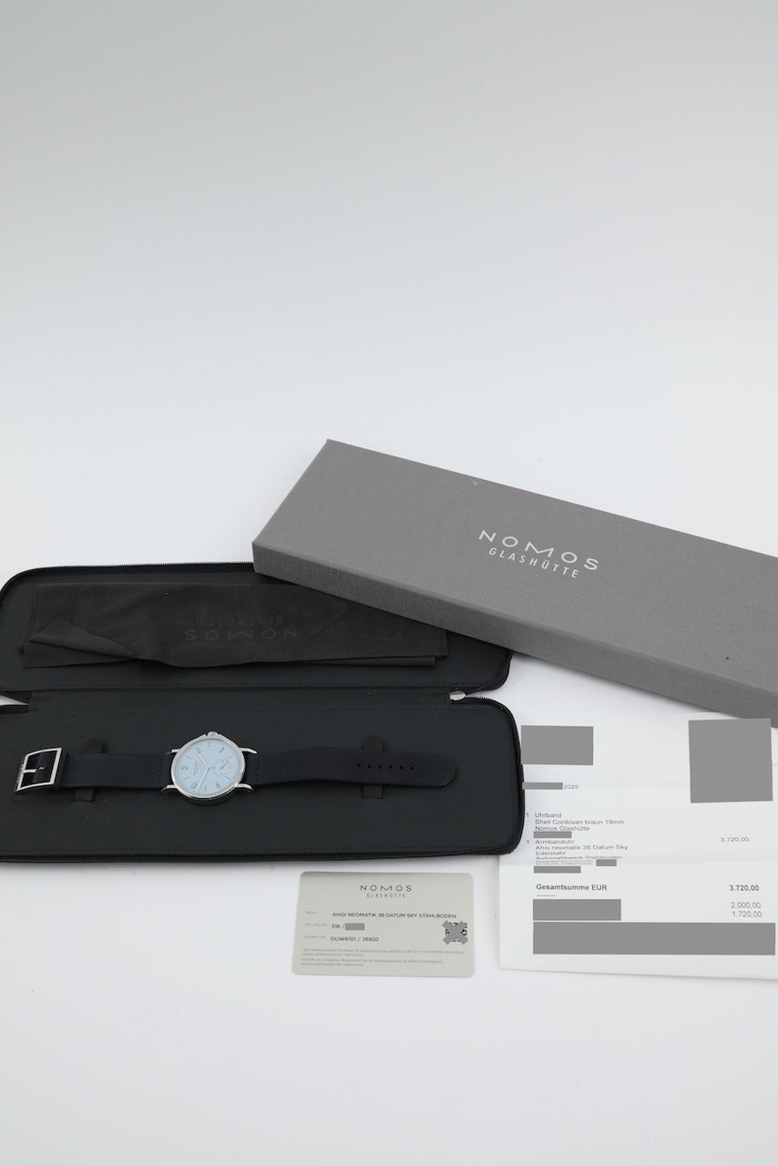 Nomos Ahoi Neomatik 38 Sky 516 - papiers et/ou contenu de la livraison
